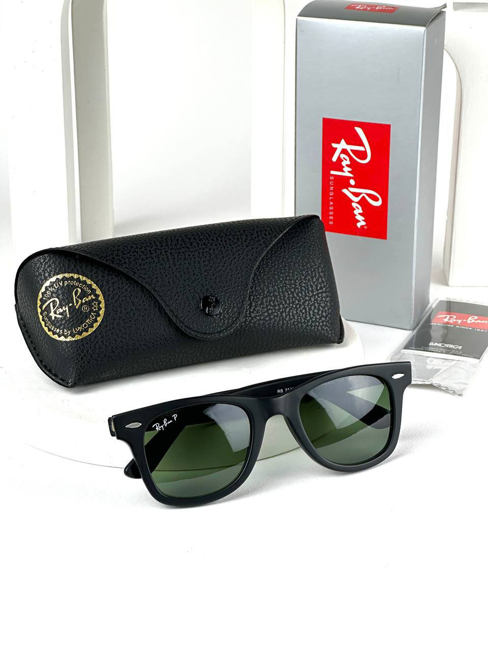 RAY BAN 2140 - 50  Polarized