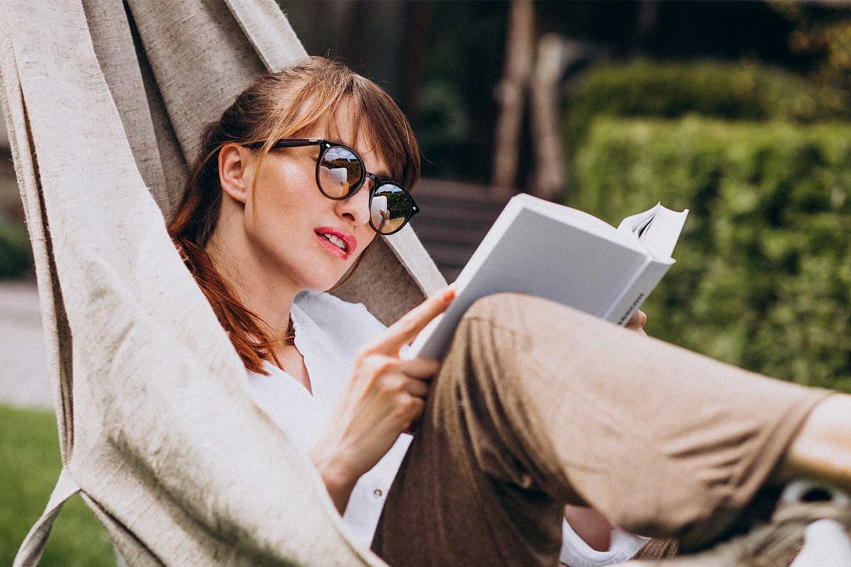 عینک آفتابی و نقش آن در افزایش تمرکز هنگام مطالعه در فضای باز